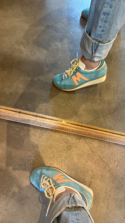 Mestari Delphinium Blue/ Peach Fuzz