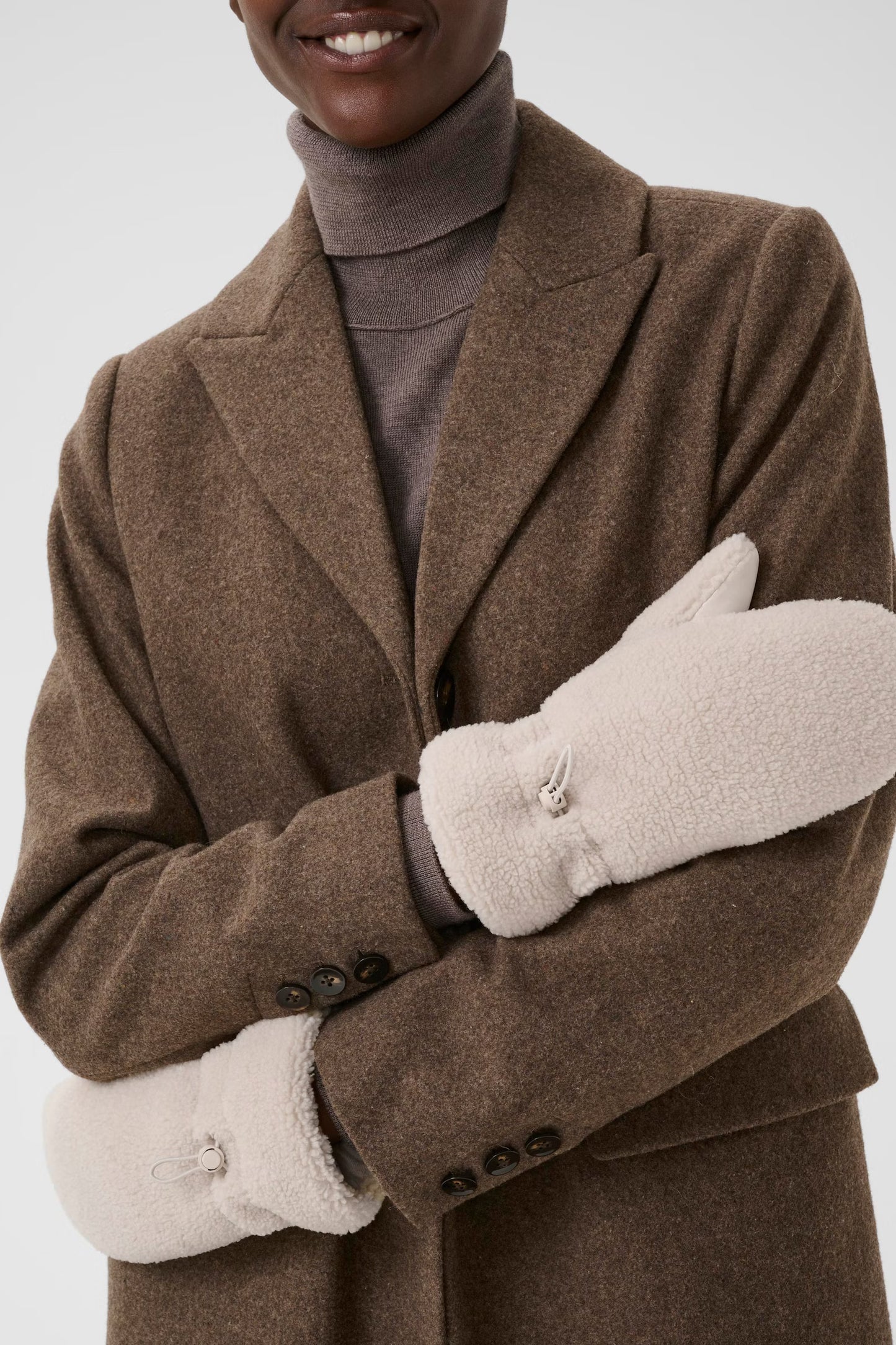 SaisaPW Mittens in Moonbeam