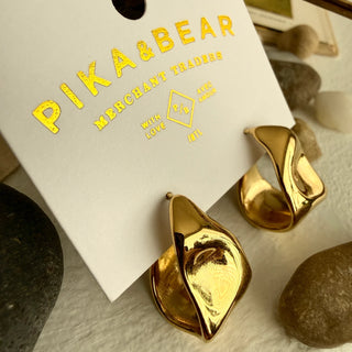 Moore Texture Hoop Earrings in Gold