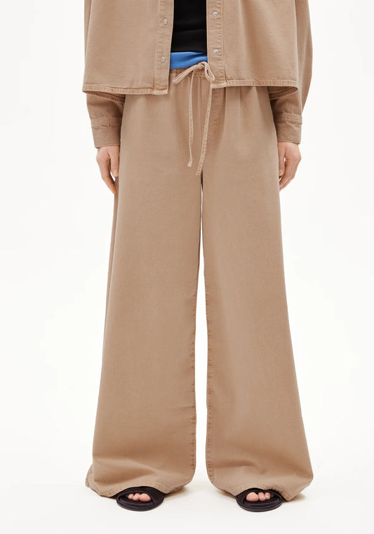 Kelaani Pants in True Camel