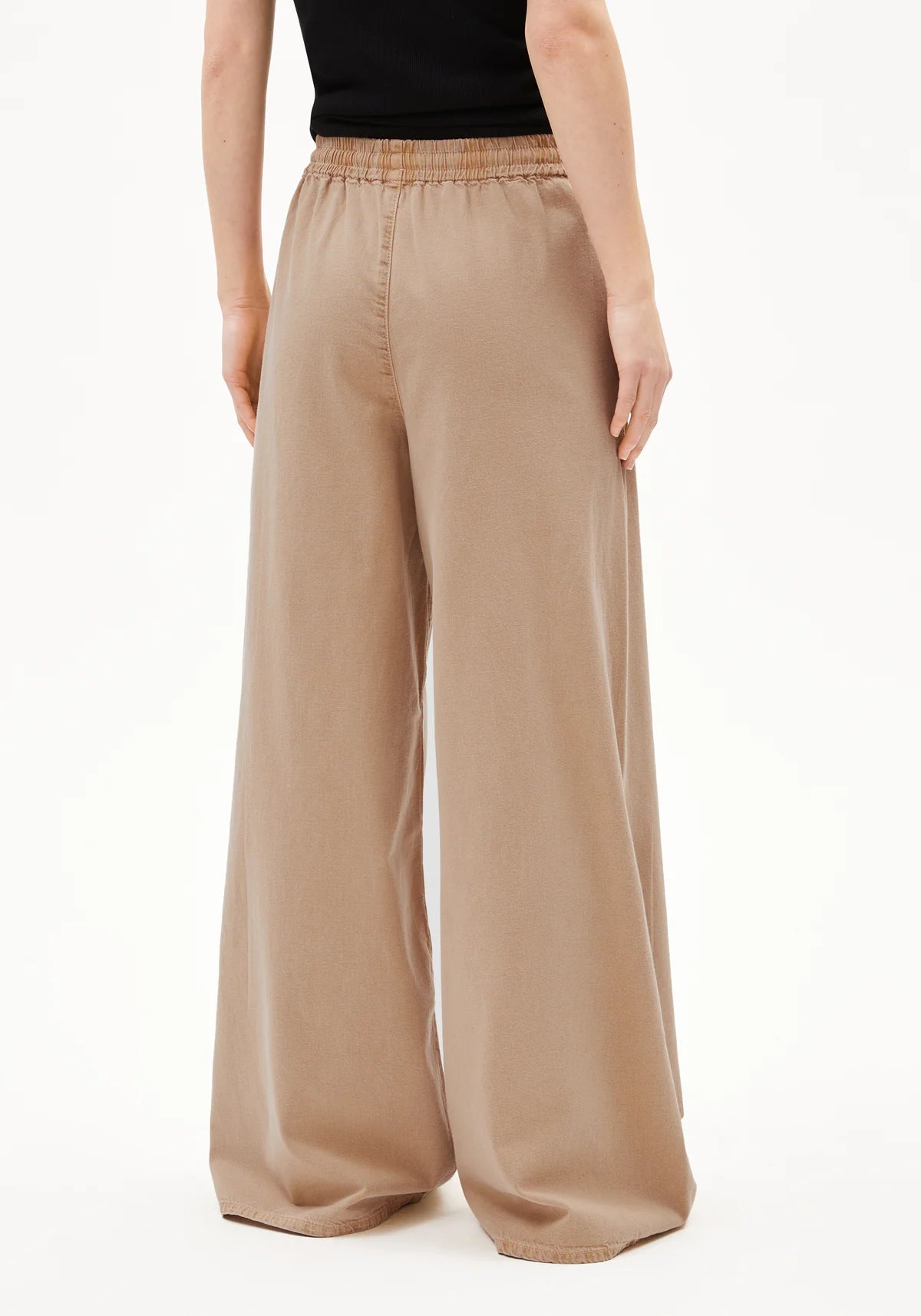 Kelaani Pants in True Camel