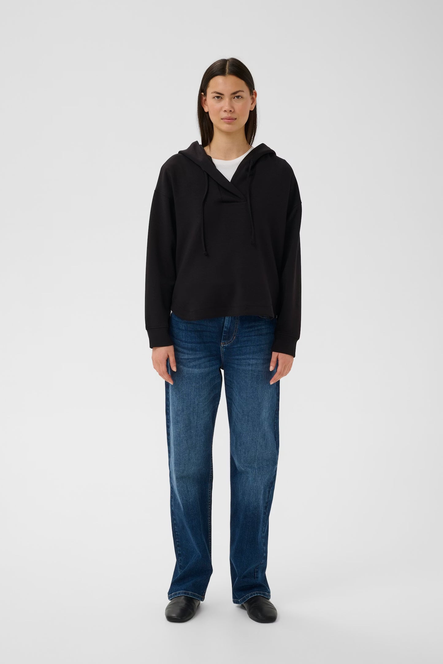 SuaIW Vincent Hoodie in Black