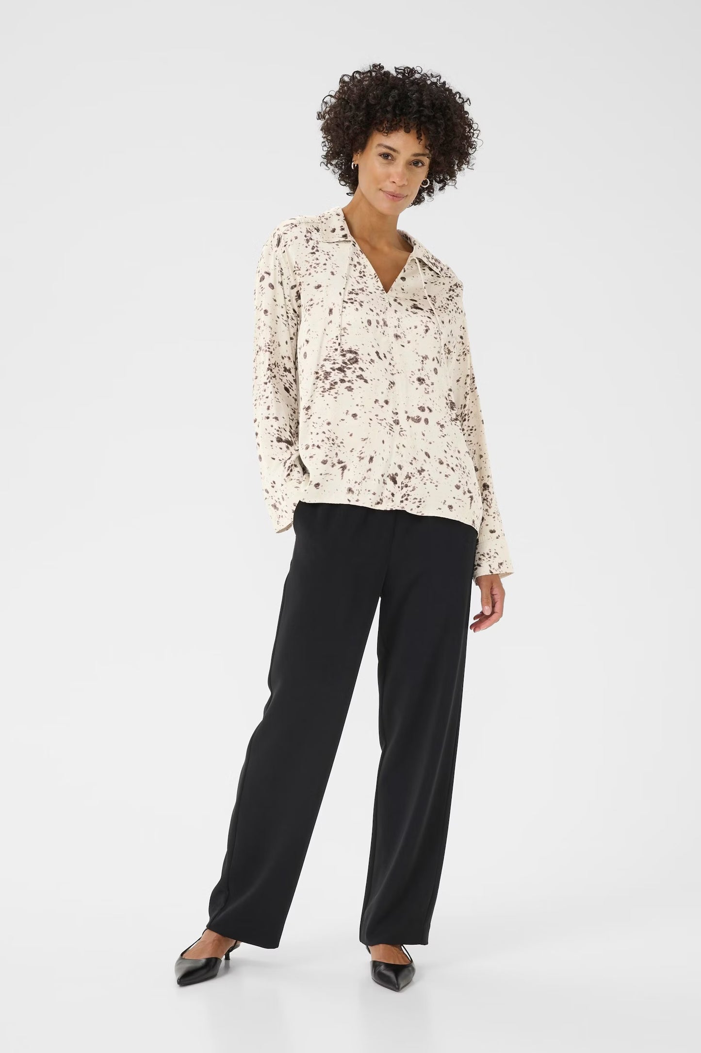 SheenaPW in French Oak Scattered Print