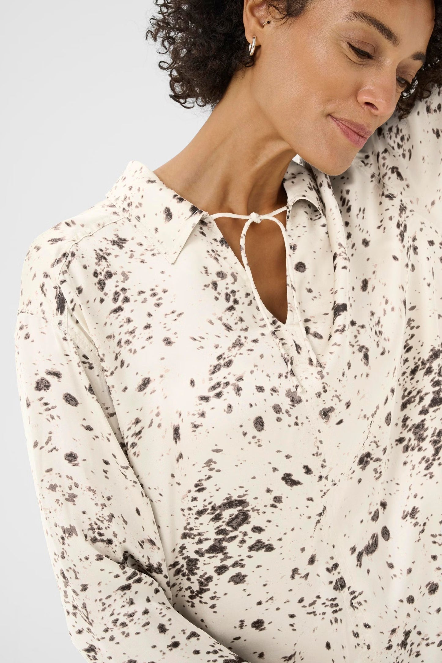 SheenaPW in French Oak Scattered Print