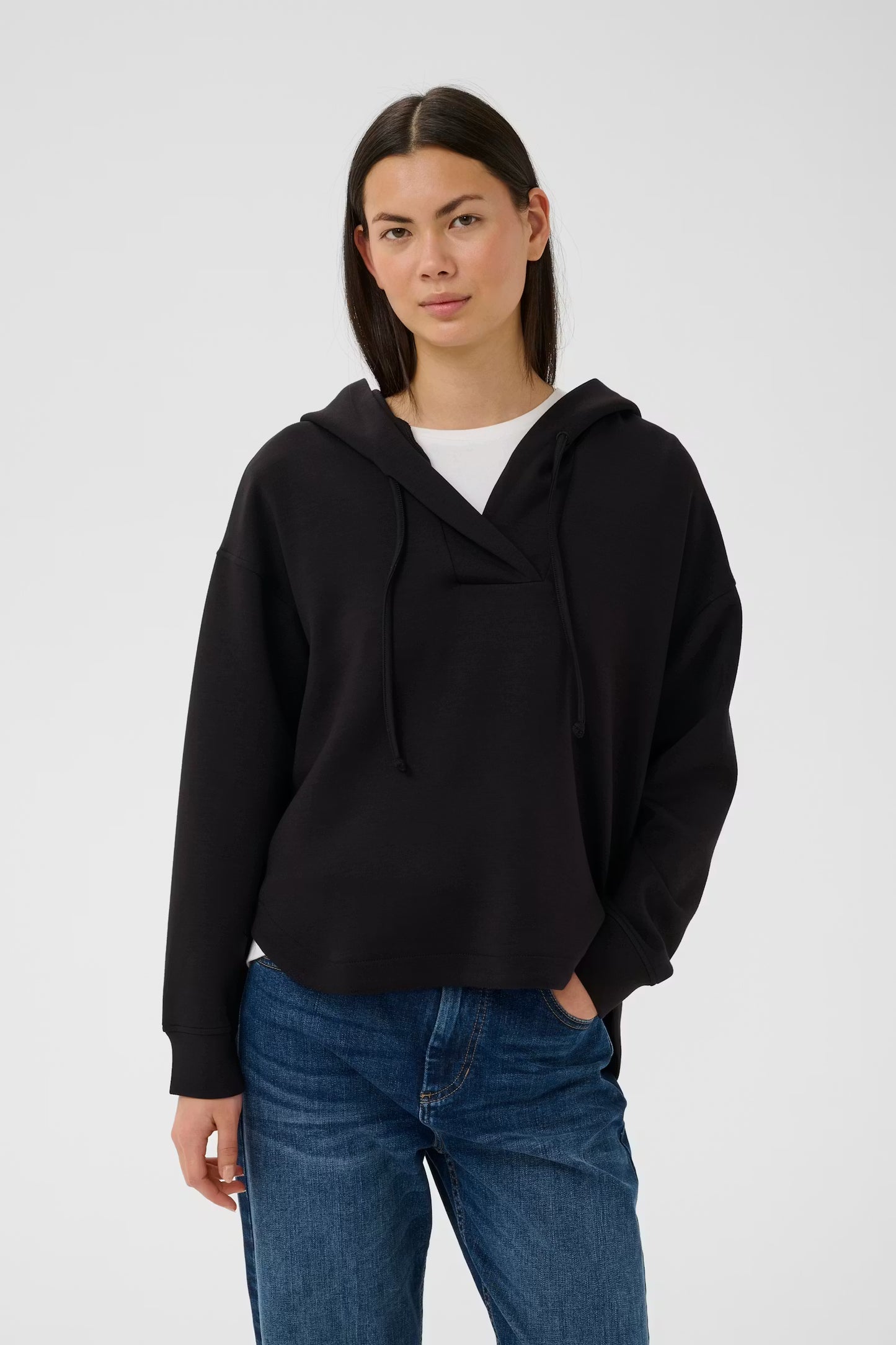 SuaIW Vincent Hoodie in Black