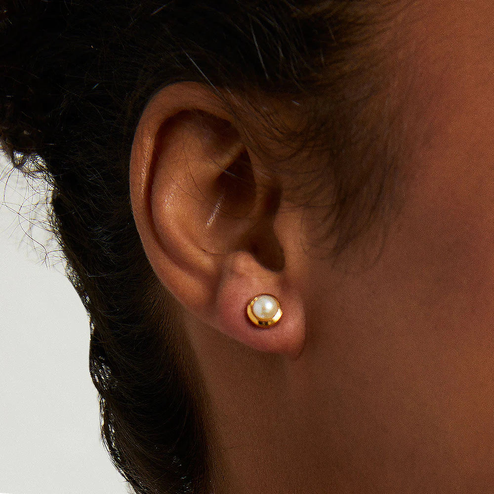 Signature Small Knockout Studs-freshwater pearl
