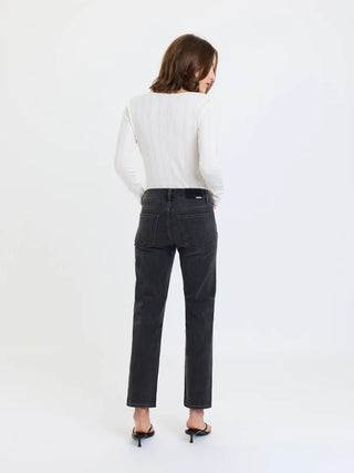 Rebel Ankle Mid Rise Slim Straight in Motion