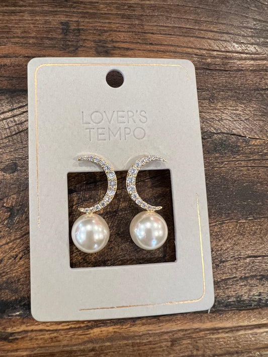 Lune Moon Pearl Stud Earrings