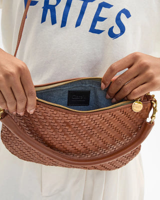 Petit Moyen in Hazelnut