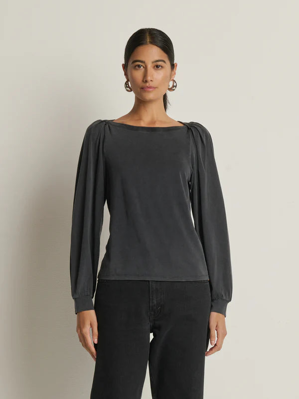 Sammy Envelope Neck Tee in Vintage Black