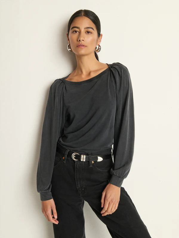 Sammy Envelope Neck Tee in Vintage Black