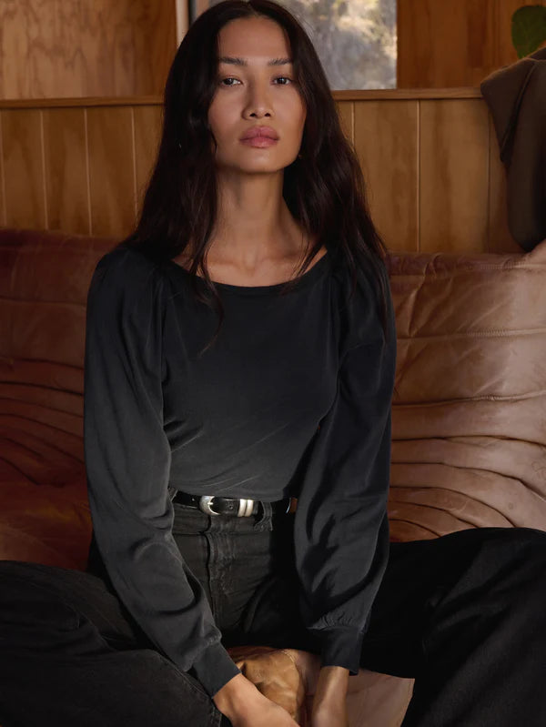 Sammy Envelope Neck Tee in Vintage Black