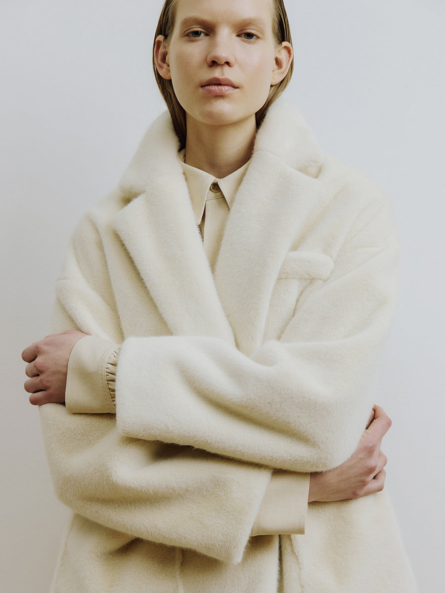 MOLI light faux fur blazer jacket [Ivory]