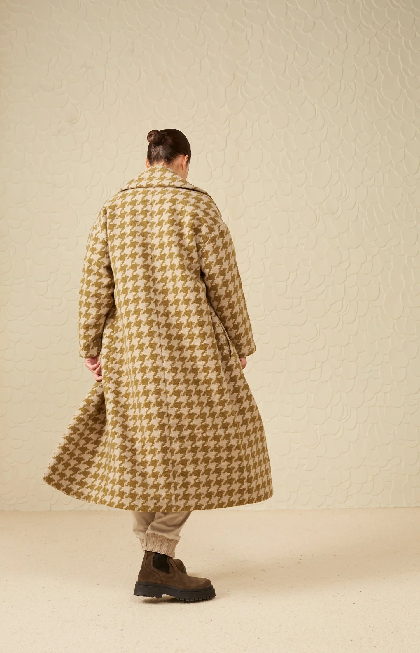 Gothic Olive Green Houndstooth coat with long sleeves, pockets and buttons