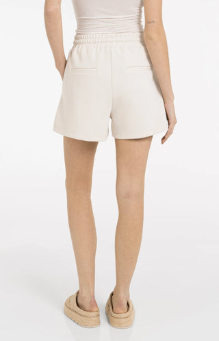 Jersey Short with Cargo Pockets and Elastic Waist in Creme