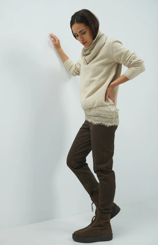 Jersey T-Shirt With Lace Hem in Pure Cashmere
