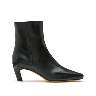 Lara - Black Leather