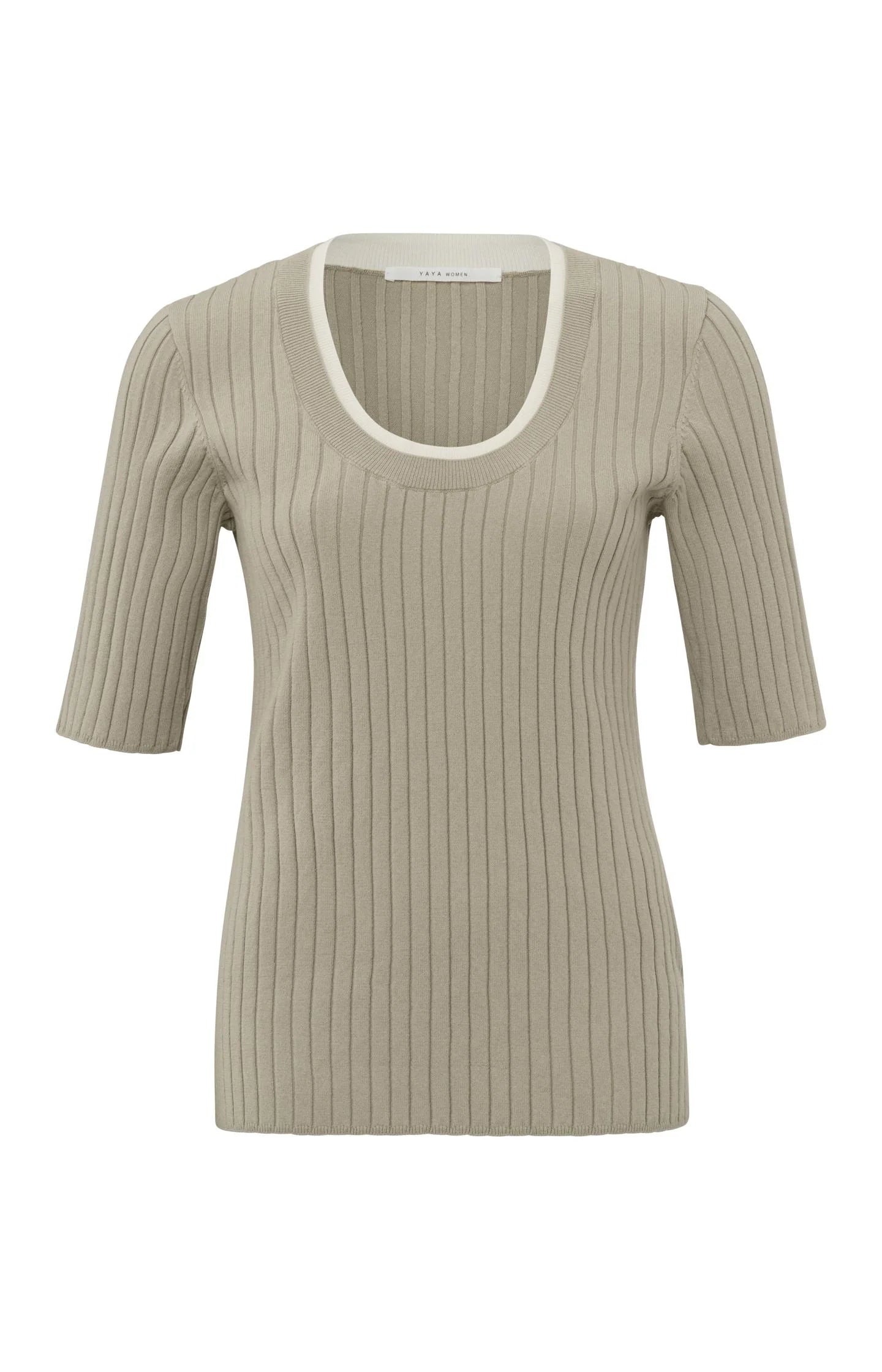 Ribbed sweater with round neck