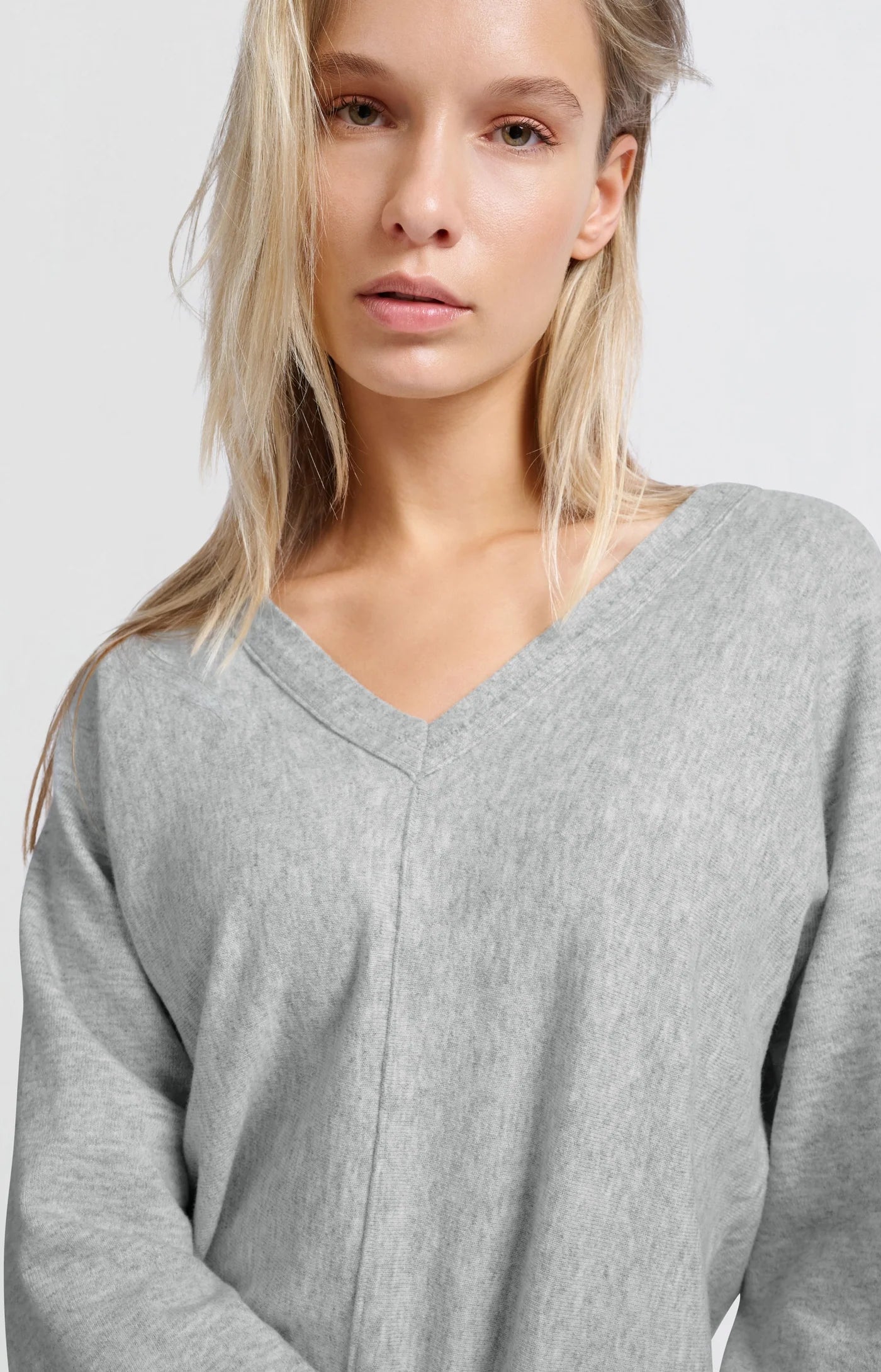 Soft sweater with V-neck and batwing sleeves