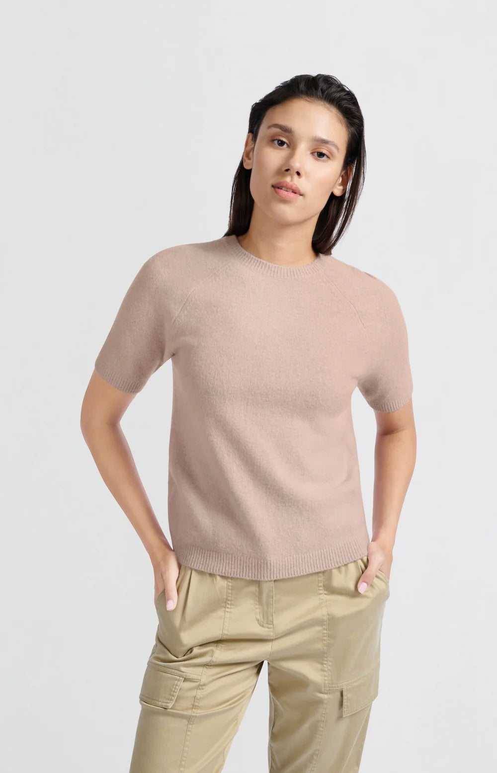 Sweater with short raglan sleeves and round neckline