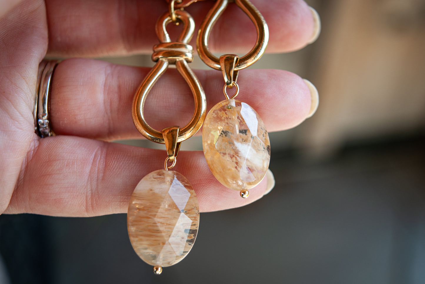 Thorougbread Earrings